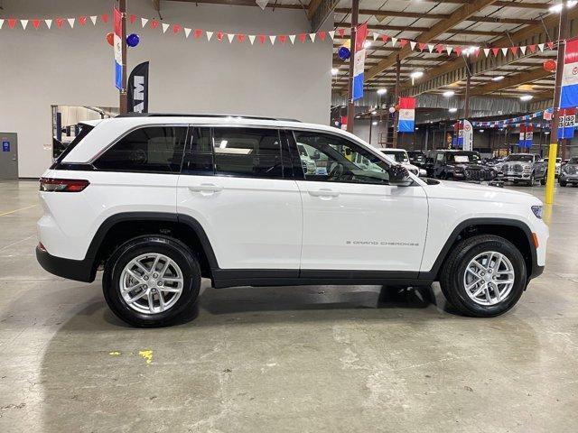 new 2024 Jeep Grand Cherokee car, priced at $37,995