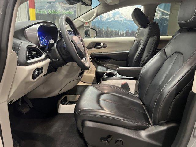 used 2023 Chrysler Pacifica Hybrid car, priced at $23,857