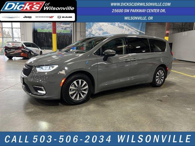 used 2023 Chrysler Pacifica Hybrid car, priced at $23,857