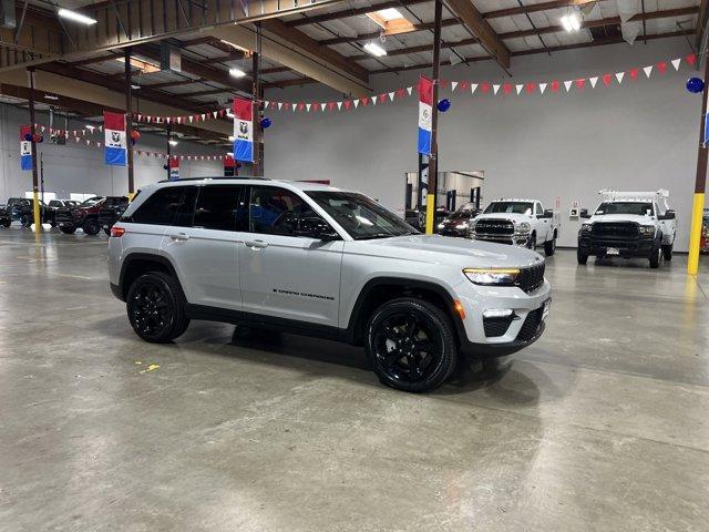 new 2025 Jeep Grand Cherokee car, priced at $44,995