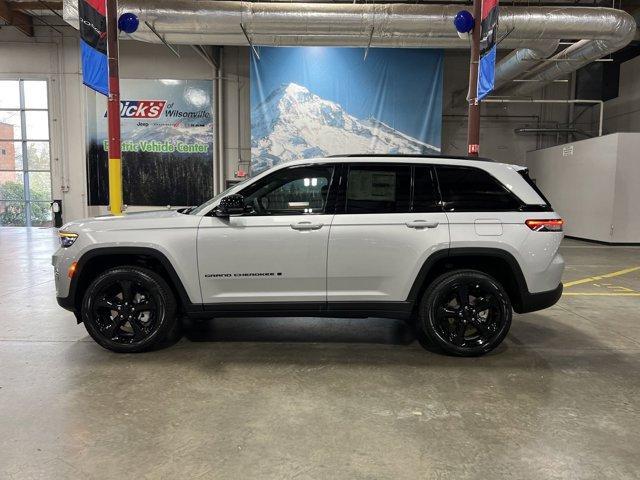 new 2025 Jeep Grand Cherokee car, priced at $44,995