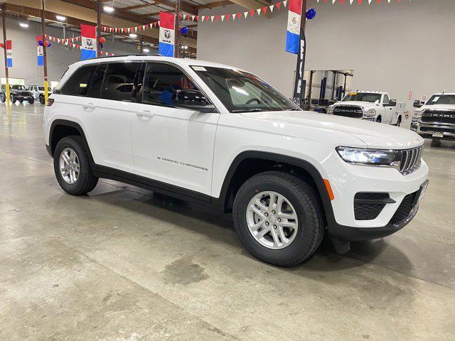 new 2024 Jeep Grand Cherokee car, priced at $33,995