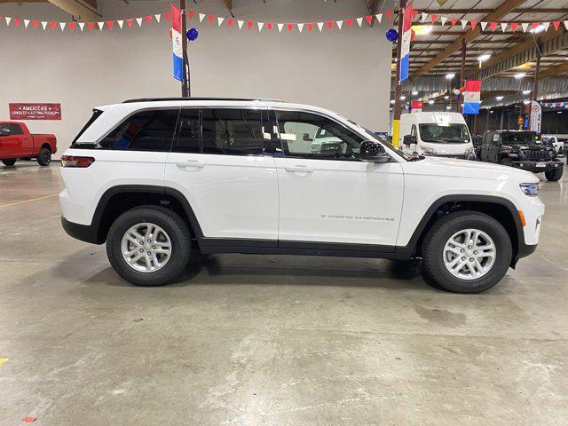 new 2024 Jeep Grand Cherokee car, priced at $33,995