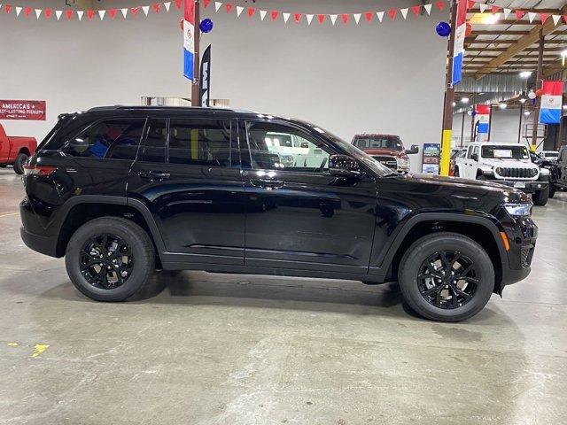 new 2024 Jeep Grand Cherokee car, priced at $41,995