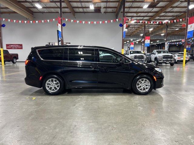 new 2025 Chrysler Pacifica car, priced at $39,995