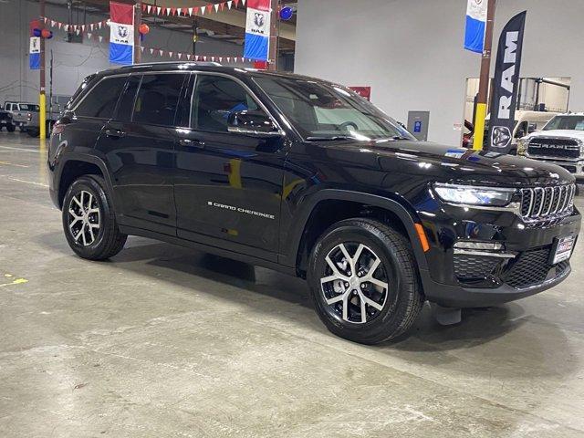 new 2025 Jeep Grand Cherokee car, priced at $46,295