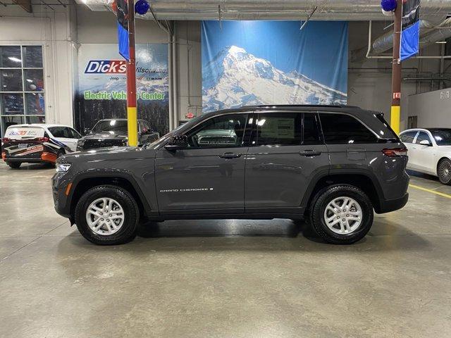 new 2025 Jeep Grand Cherokee car, priced at $37,995