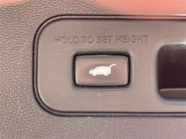 used 2022 Acura MDX car, priced at $36,234