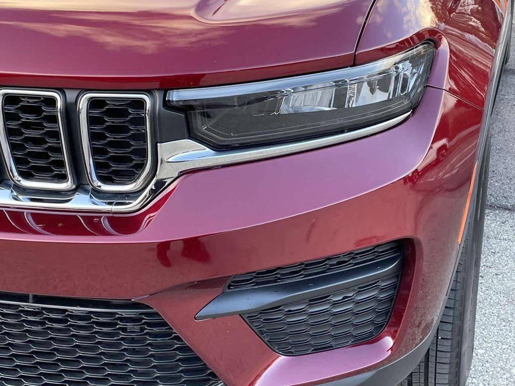 used 2023 Jeep Grand Cherokee car, priced at $28,998