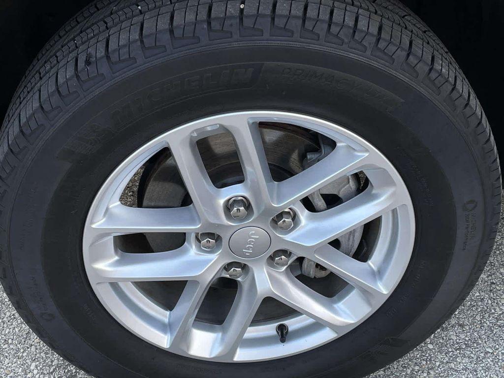 used 2023 Jeep Grand Cherokee car, priced at $28,998