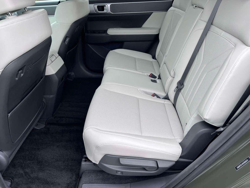 used 2025 Hyundai Santa Fe car, priced at $34,998