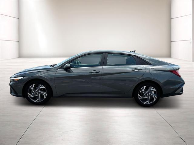 new 2024 Hyundai Elantra car, priced at $24,262