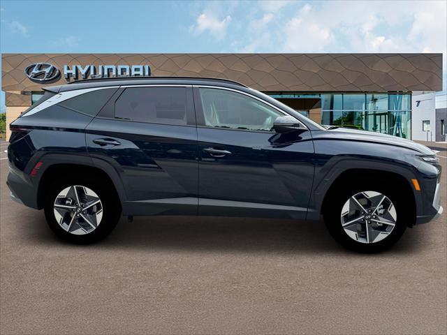 new 2025 Hyundai TUCSON Hybrid car, priced at $39,060