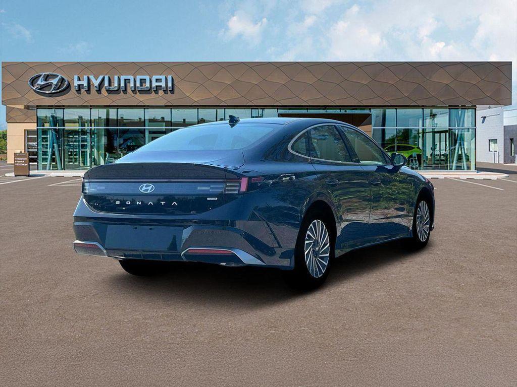 new 2025 Hyundai Sonata Hybrid car, priced at $32,437