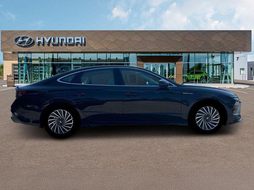 new 2025 Hyundai Sonata Hybrid car, priced at $32,437