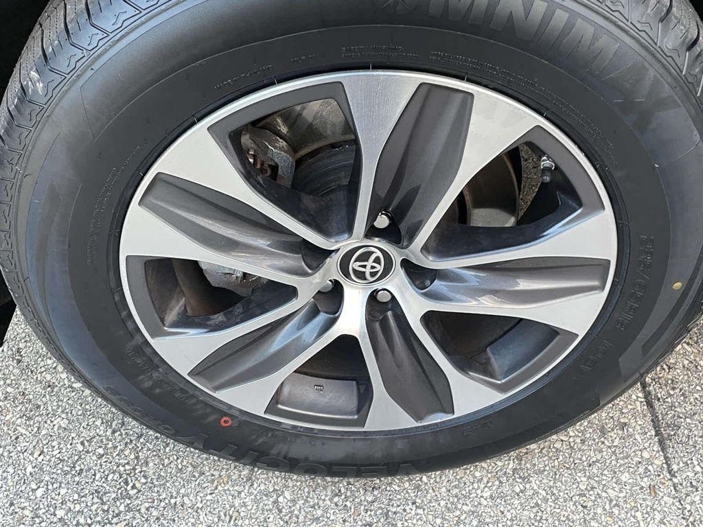 used 2021 Toyota Highlander car, priced at $31,998