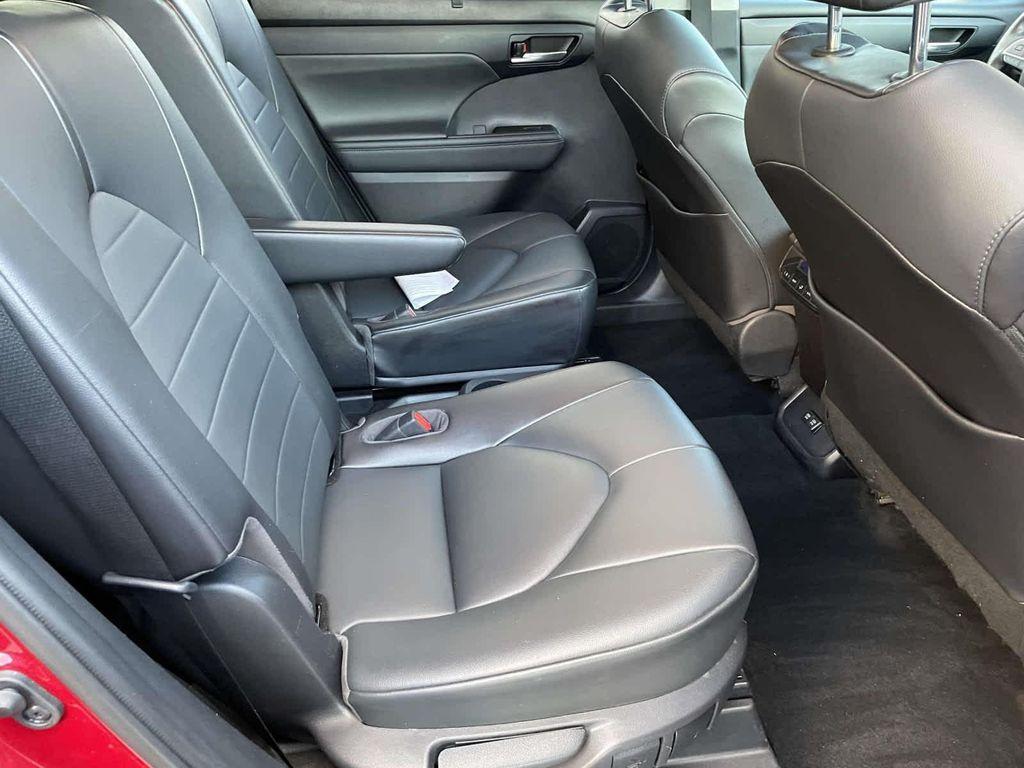 used 2021 Toyota Highlander car, priced at $31,998