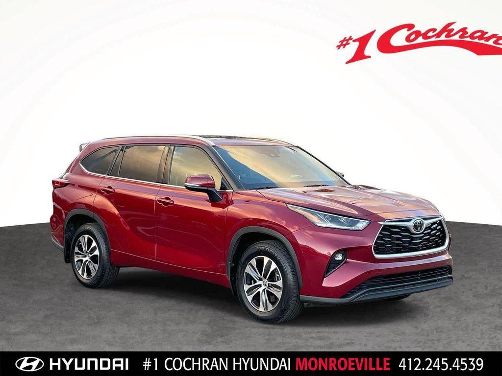 used 2021 Toyota Highlander car, priced at $31,998