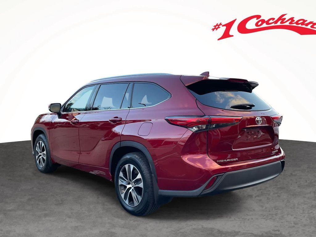 used 2021 Toyota Highlander car, priced at $31,998