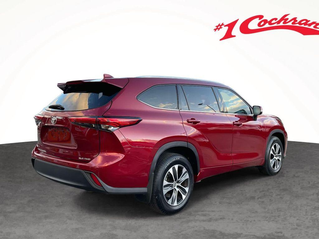used 2021 Toyota Highlander car, priced at $31,998