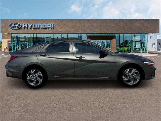 new 2025 Hyundai Elantra car, priced at $28,672