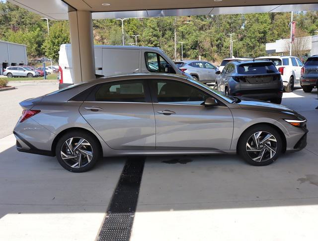 new 2025 Hyundai Elantra car, priced at $26,566