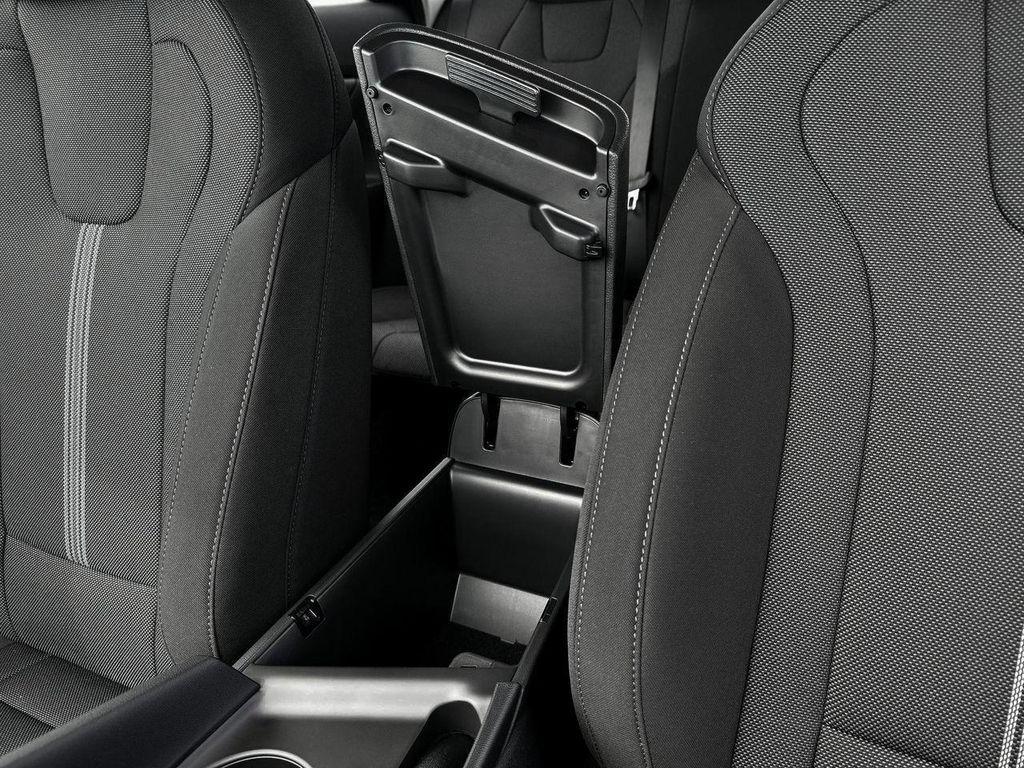 new 2025 Hyundai Elantra car, priced at $23,452