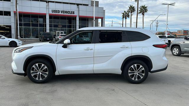 used 2023 Toyota Highlander car, priced at $40,999