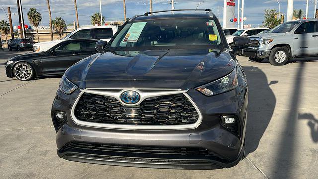 used 2023 Toyota Highlander Hybrid car, priced at $43,999