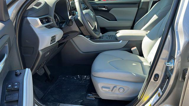 new 2026 Toyota Highlander car, priced at $49,293