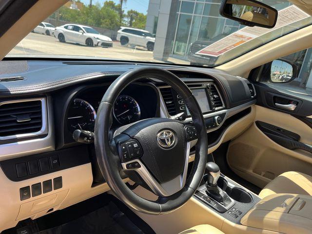used 2015 Toyota Highlander car, priced at $18,999
