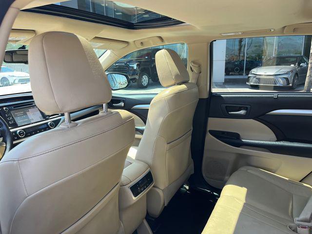 used 2015 Toyota Highlander car, priced at $18,999