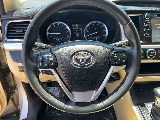 used 2015 Toyota Highlander car, priced at $18,999