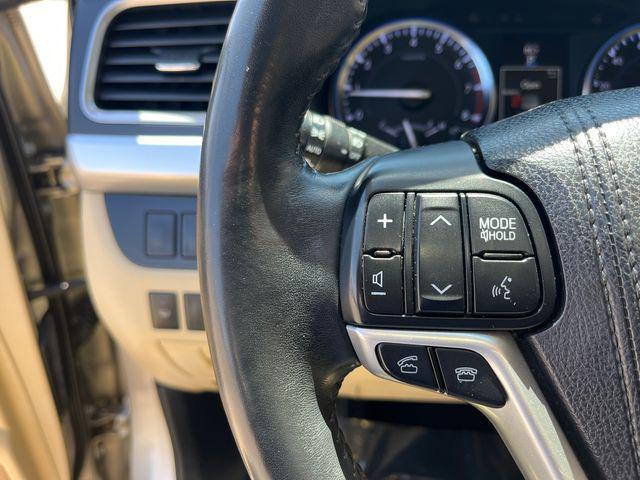 used 2015 Toyota Highlander car, priced at $18,999