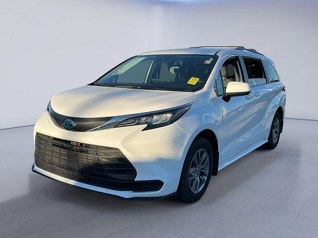 used 2025 Toyota Sienna car, priced at $43,999