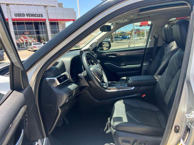 used 2024 Toyota Highlander car, priced at $49,999
