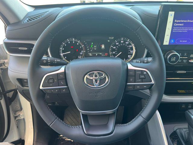 new 2025 Toyota Highlander car, priced at $46,050