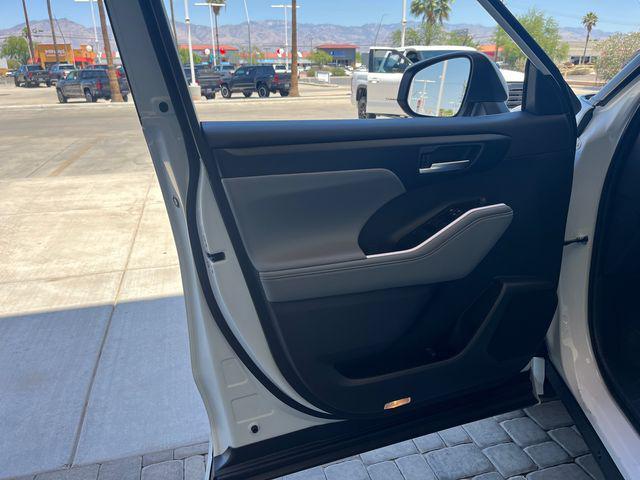 new 2025 Toyota Highlander car, priced at $46,050
