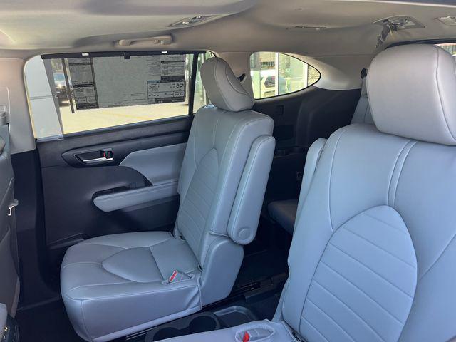 new 2025 Toyota Highlander car, priced at $46,050