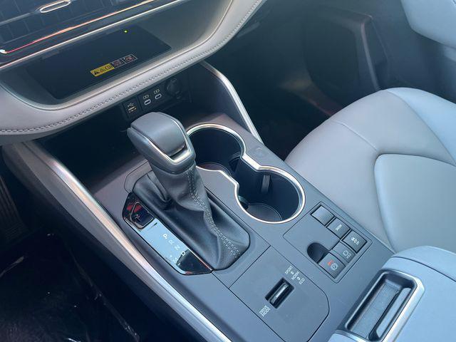 new 2025 Toyota Highlander car, priced at $46,050