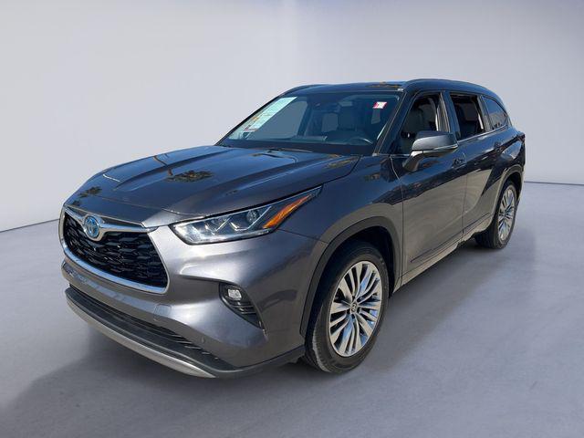 used 2023 Toyota Highlander Hybrid car, priced at $48,999
