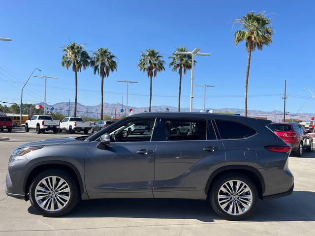 used 2023 Toyota Highlander Hybrid car, priced at $48,999