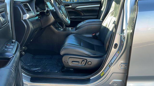 used 2015 Toyota Highlander car, priced at $22,999