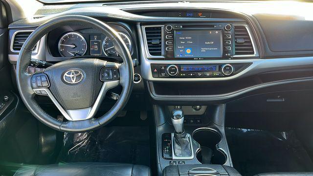 used 2015 Toyota Highlander car, priced at $22,999