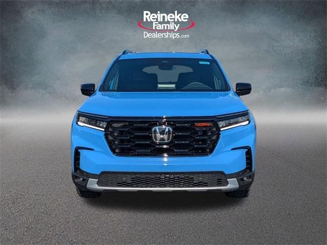 new 2025 Honda Pilot car, priced at $51,350