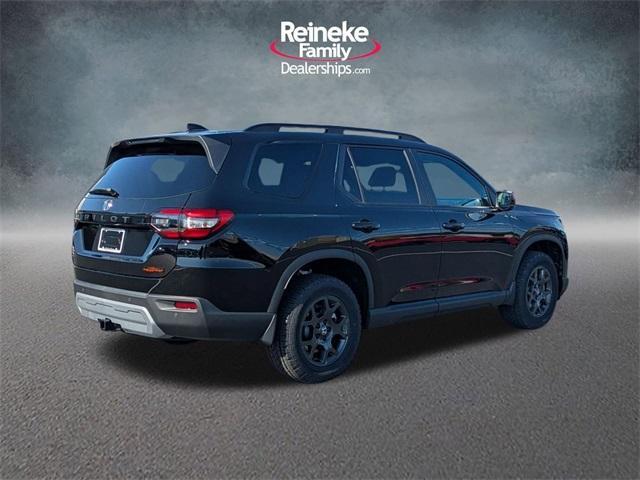 new 2025 Honda Pilot car, priced at $50,895