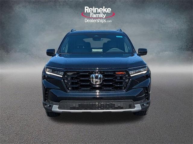 new 2025 Honda Pilot car, priced at $50,895