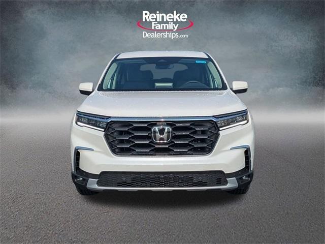 new 2025 Honda Pilot car, priced at $47,550