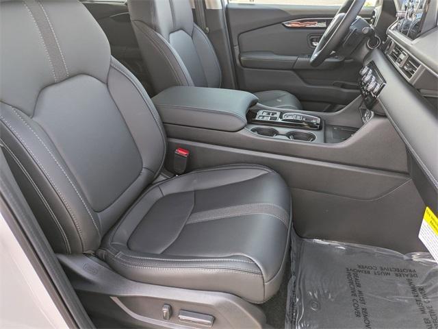 new 2025 Honda Pilot car, priced at $47,550