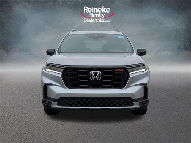 new 2025 Honda Pilot car, priced at $50,850